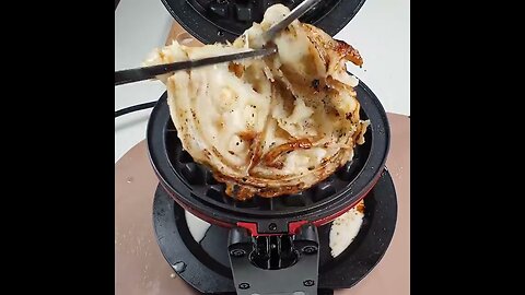 WAFFLE IRON vs How to clean a waffle maker very easily