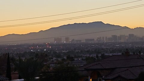 Did you SEE tonight's HAZY Las Vegas sunset? Check THIS out! 12.10.2025 #follow #lasvegas #gaming