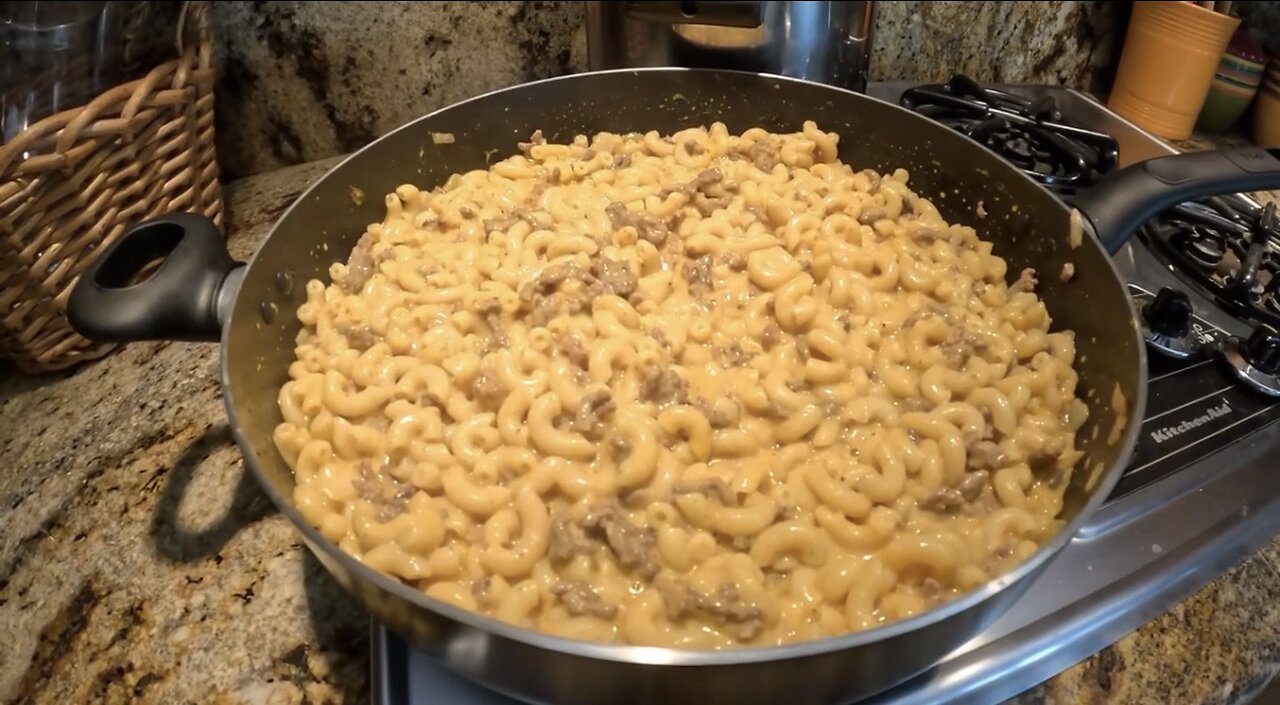Home made cheeseburger hamburger helper
