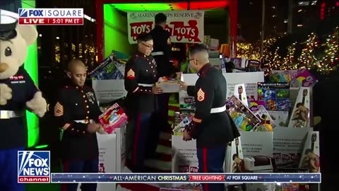 Merry Christmas from ‘The Five’!