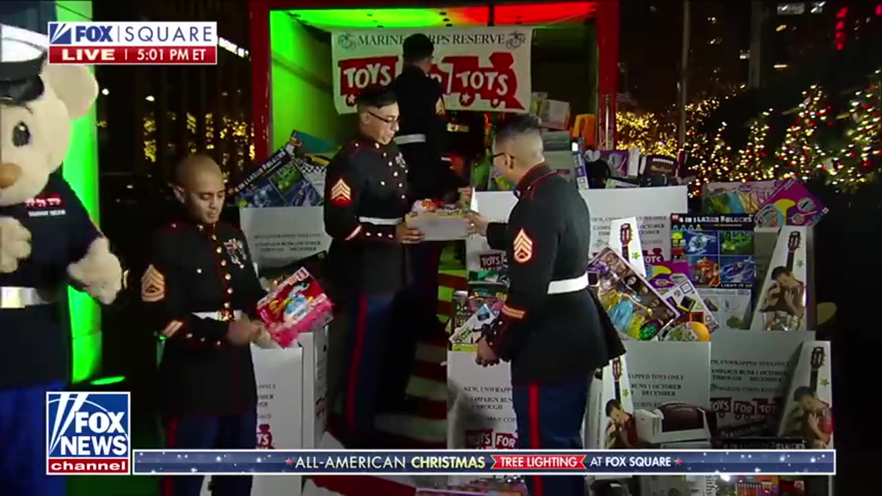 Merry Christmas from ‘The Five’!