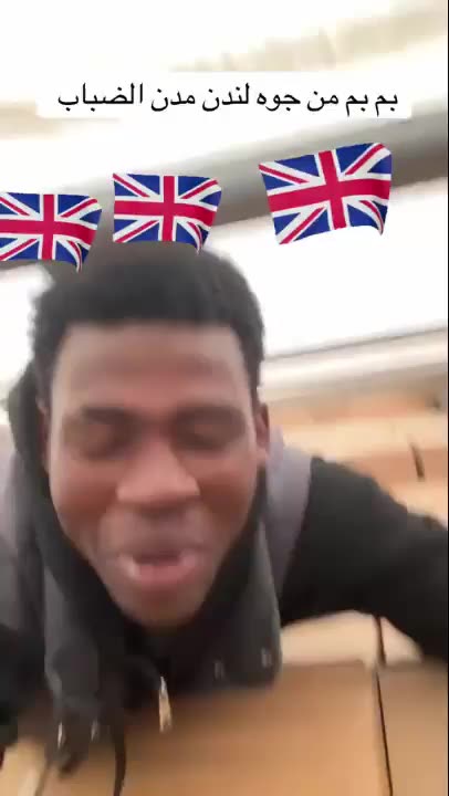 🚨 Video shows multiple illegal immigrants breaking into the UK on the back of lorries❗️