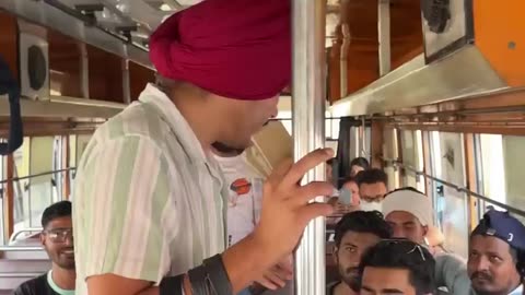 ਬਸ ਵਾਲਾ । 😂😂😂 । ਹੱਸ ਲੋ ਘੜੀ । bus wala candy saab funny video 😂😂