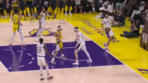 Indiana Pacers - Bennedict Mathurin fakes out the defender then drills the three 🎯