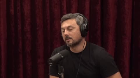 Inside the Government’s 80-Year Cover-Up of UFOs and Aliens JRE Clips