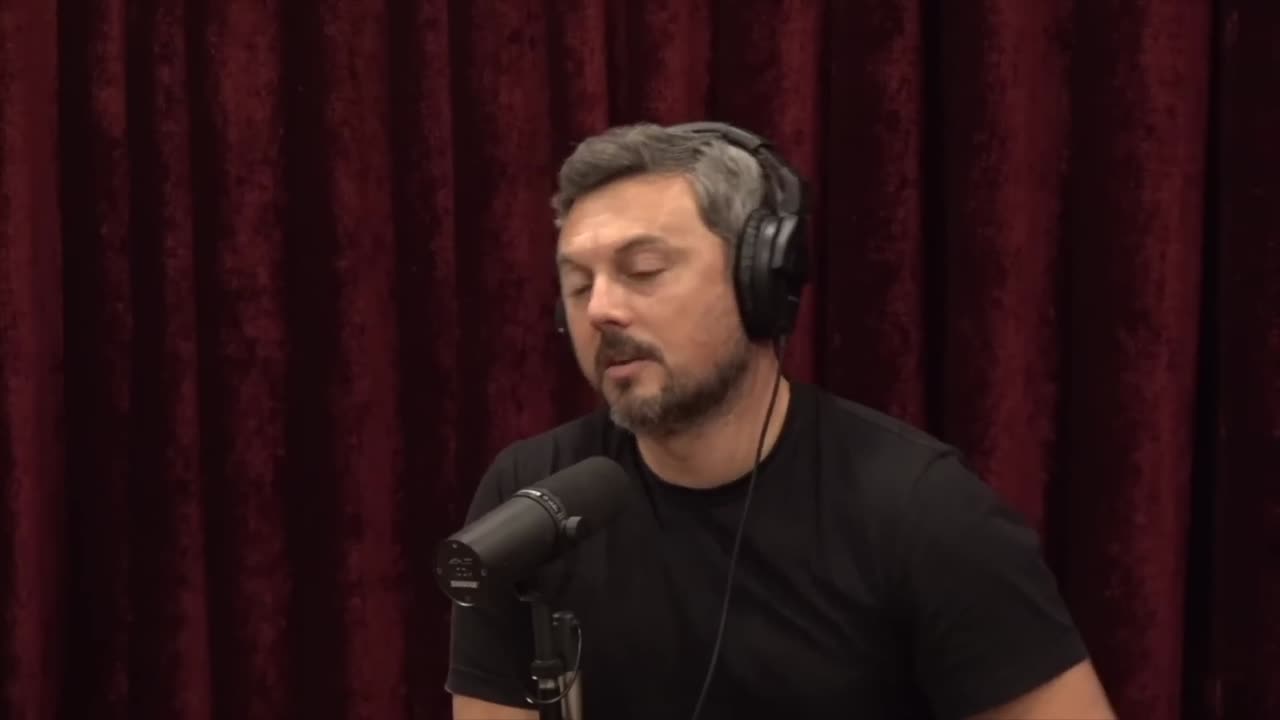 Inside the Government’s 80-Year Cover-Up of UFOs and Aliens JRE Clips