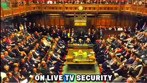 🇬🇧 UK politics in chaos N… See more