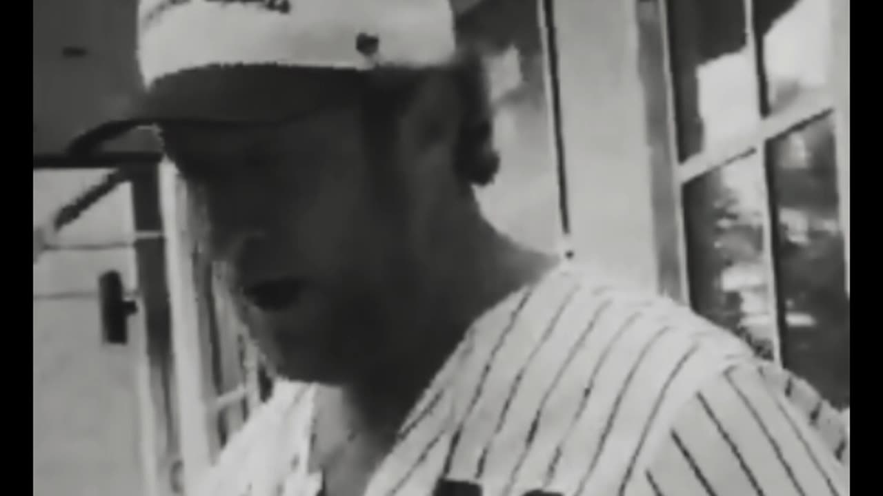 WATCH: when Dave Portnoy hears coins hitting the ground