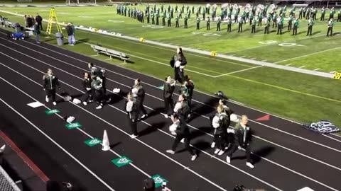 Friday Football Fever: 3News' David Greenberg speaks with Westlake High School's cheer team