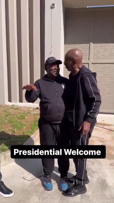 President Cyril Ramaphosa outside the home of Tembisa Hospital ‘looting’ accused