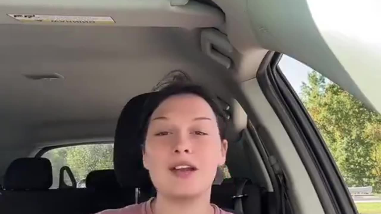 👀White liberal Tiktoker calls for citizens to shoot at ICE agents while they work