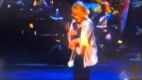 JOAN RIVERS NO 🤣HOLDING BACK