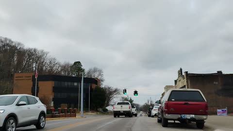 Bicycling 🚲 into Kentucky 😃🫵👋