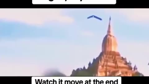 🛸 Un OVNI en forme de boomerang repéré au-dessus de Bagan, au Myanmar ! 😱
