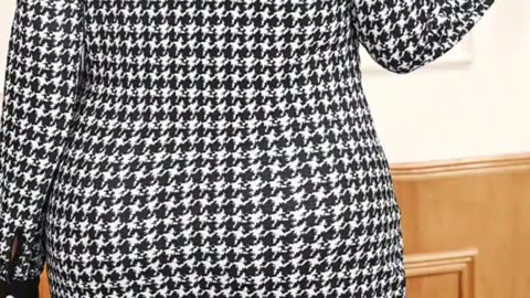 💡Curvzy Plus Size Houndstooth Print Dress! Featuring a classic collared neckline