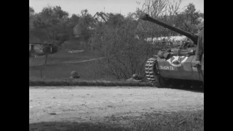 SIGNAL CORPS CAMERAMEN, GERMANY - SIGNAL CORPS CAMERAMEN, GERMANY - 111-adc-4648