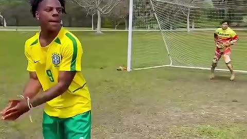 Incredible: Players Recreating Legendary Goals 🤩