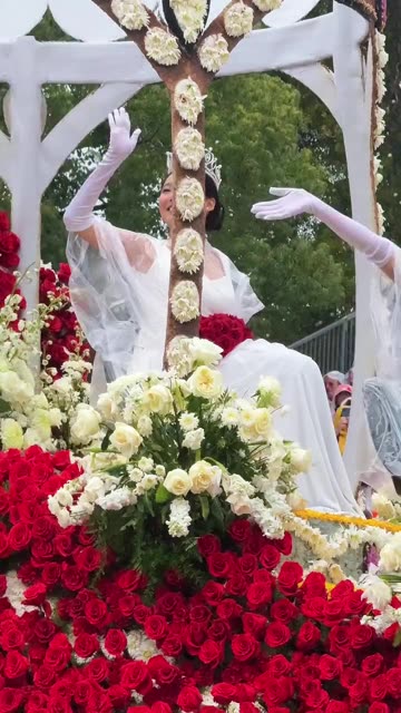 The 2026 Rose Parade Went on as Planned, Despite Rainy Conditions