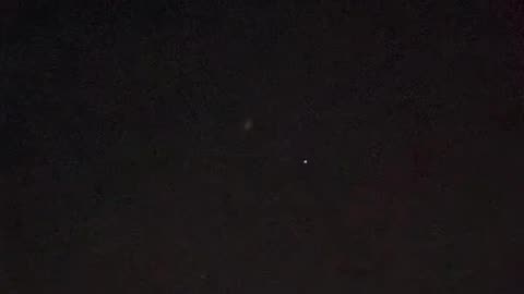 Unidentified "balloon" seen in the vicinity of Vilnius Airport in Lithuania. - footage verified