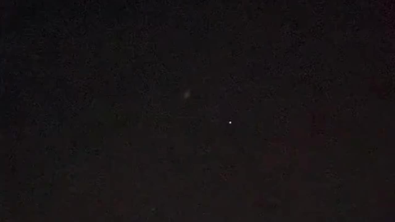 Unidentified "balloon" seen in the vicinity of Vilnius Airport in Lithuania. - footage verified