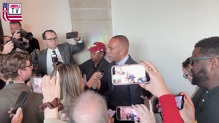 “Get Real”: Jeffries Shuts Down Reporter Over Pelosi Stock Questions