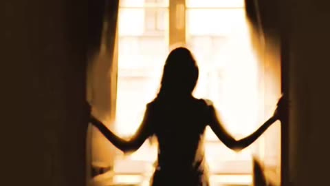 IT'S LOOKING GLASS