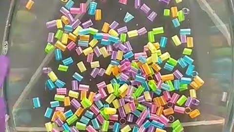 Viral: Crunchy slime making with balloons