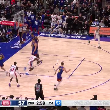 NBA - Tim Hardaway Jr. rises UP and throws one DOWN! 🤩