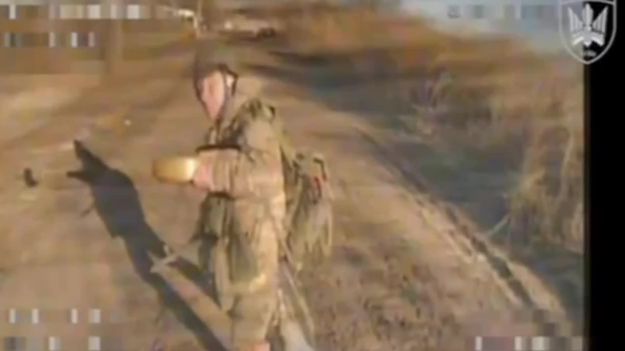 😳 Russian soldier attempts to shoot down Ukrainian FPV drone with TM-62