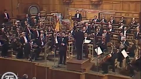 Tikhon Khrennikov Ventanas de Moscú. Canta Joseph Kobzon