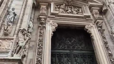 MILAN CATHEDRAL, THE COMPLEXITY OF DETAILS ACHIEVED WITH PRIMITIVE TOOLS THEY SAY