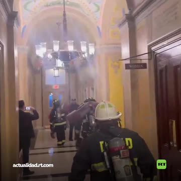 Bomberos acuden a un incidente en el Capitolio de EE.UU.