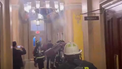 Bomberos acuden a un incidente en el Capitolio de EE.UU.