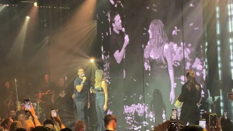 Δέσποινα Βανδή & Κωνσταντίνος Αργυρός μαζί στη σκηνή λίγο πριν τις εμφανίσεις τους