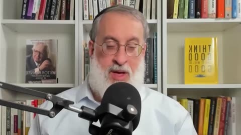 WW3 Update: Student Defends Muslims, Then Nearly FAINTS When Ayaan Hirsi Ali Says This About Islam!