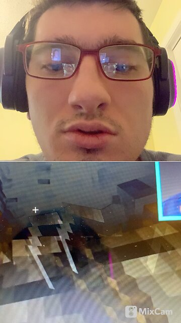 My reaction to mmjoemele #playingminecraft