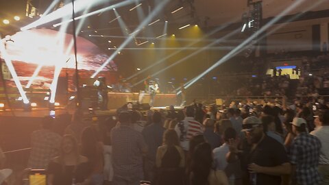 Cody Jinks - Hippies and Cowboys