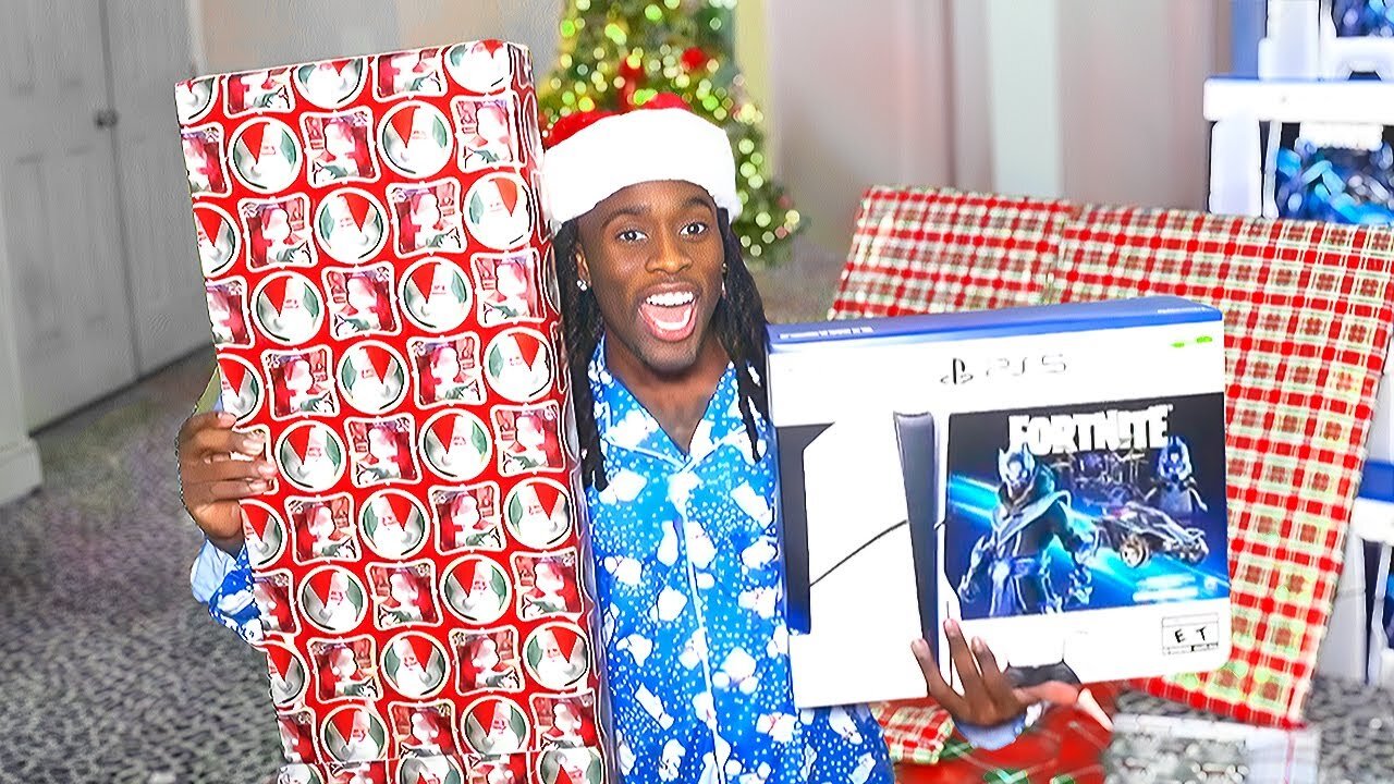 Opening Christmas Gifts From My Viewers!