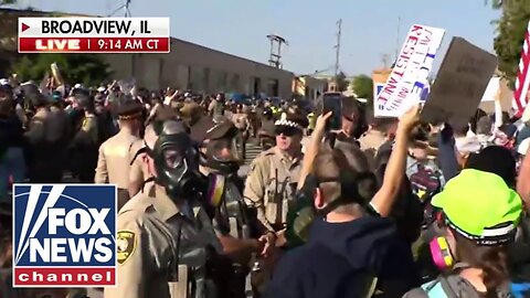 DEVELOPING: 'Massive' protest forms at Chicago-area ICE facility 