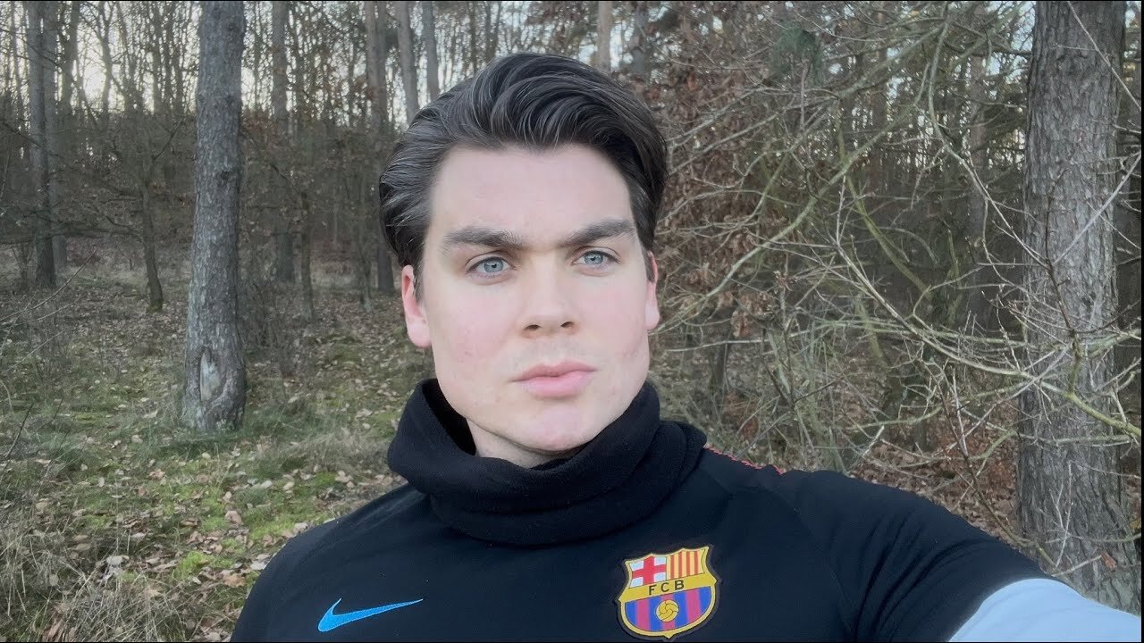 Why women dislike attractive men