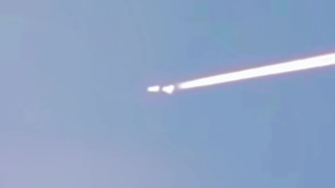 Saucer Outpaces Jet over New Hampshire