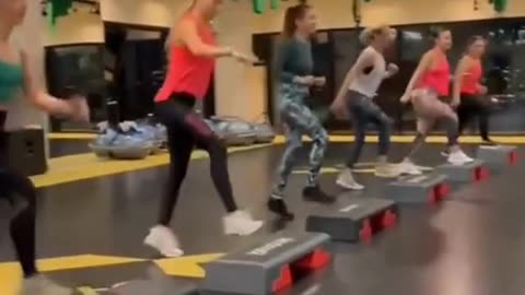 Adjustable step trainer with three heights - perfect for home and office use…