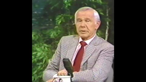 Johnny Carson's Funny Way to Kill Time on Live TV #johnnycarson #tonightshow