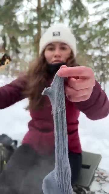 Girl survives WINTER 🥶👩 #camping #survival #bushcraft #outdoors #lifehack