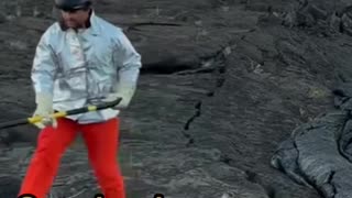Kīlauea Eruption: Sampling Lava at the Summit #Volcano #Science