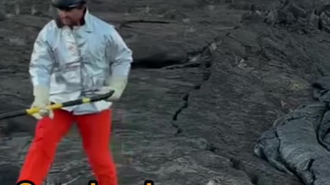 Kīlauea Eruption: Sampling Lava at the Summit #Volcano #Science