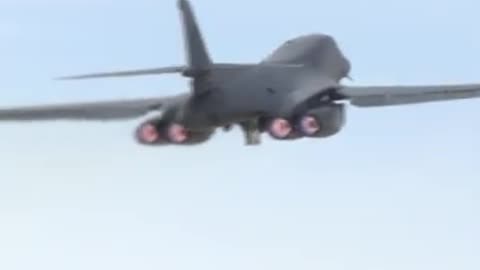 B-1 LANCER AFTERBURNER TAKEOFF!