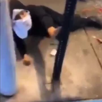 ROOFTOP KOREAN ENERGY: An Asian Shop Owner Points a Rifle at a Looter Who Tried to Rob Him!