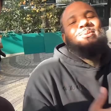 “Red Rolls, White Ceiling” at the Mall: The Game’s Wholesome Freestyle Moment