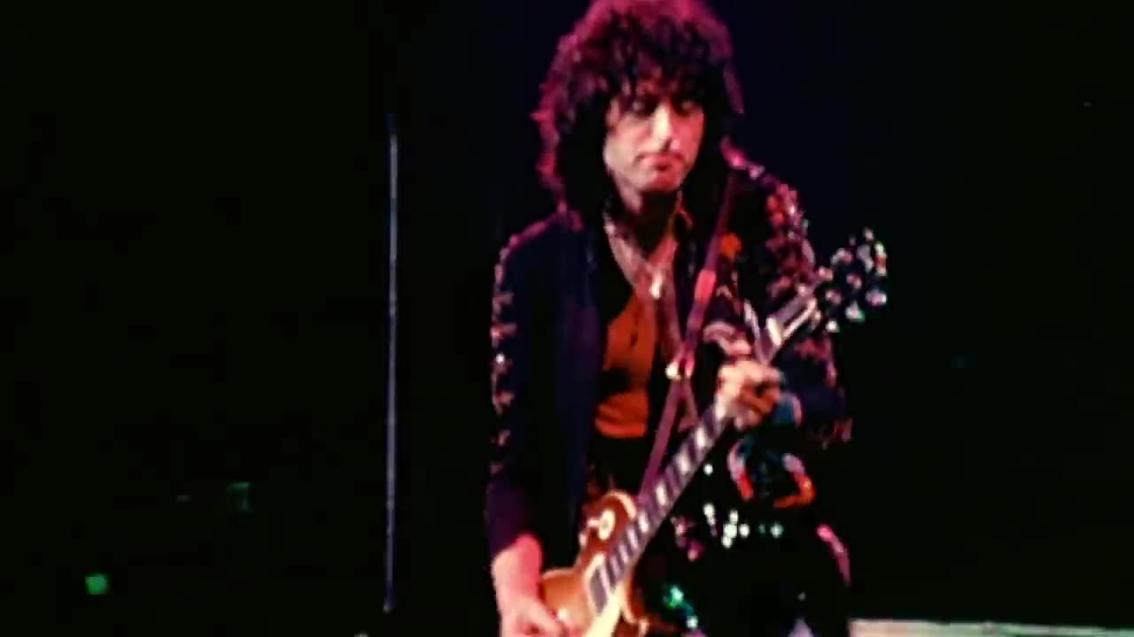 Led Zeppelin - Over the Hills and Far Away (Live at Madison Square Garden, NY, 7/1973)